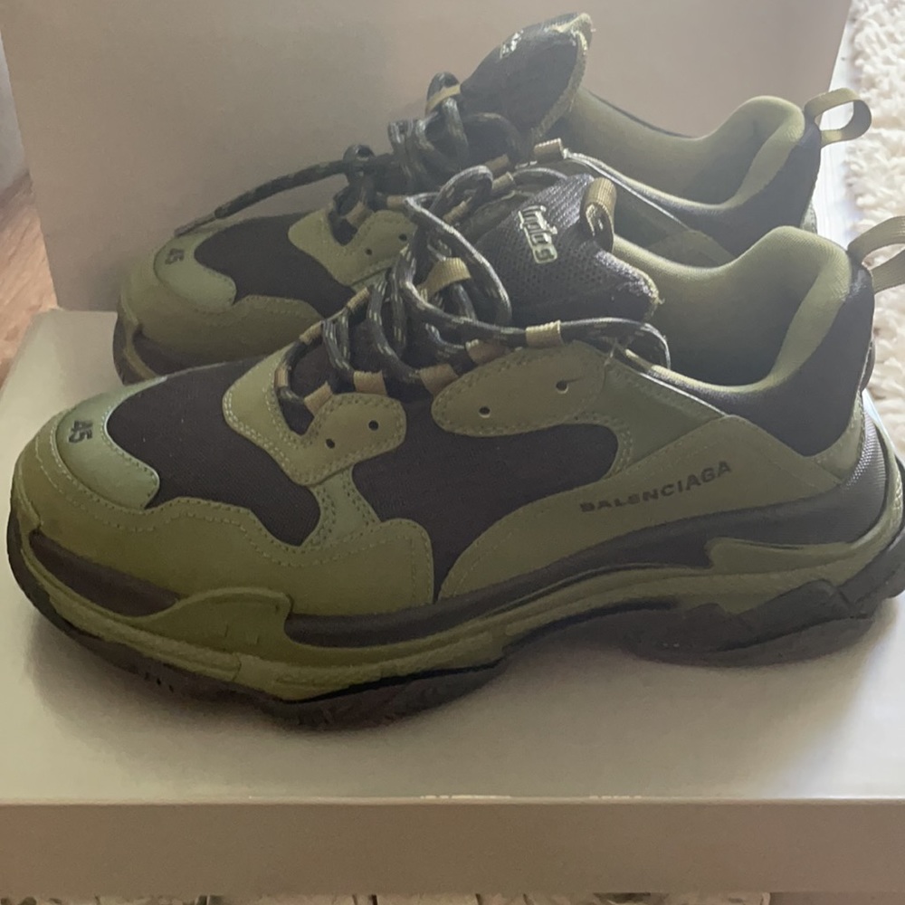 SZ 12 Men Balenciaga shoes with receipt like new - Picture 3 of 3